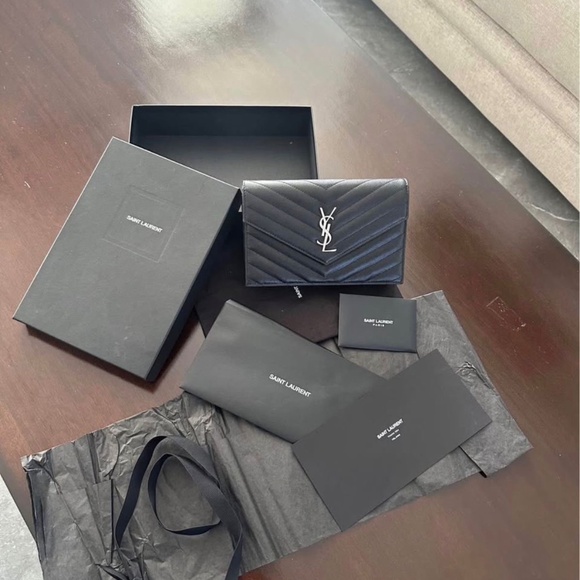 YSL Saint Lauren - Picture 6 of 6